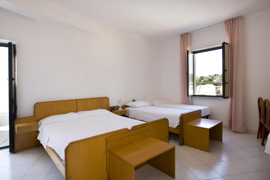 Hotel Vittoria 사프리 객실 사진