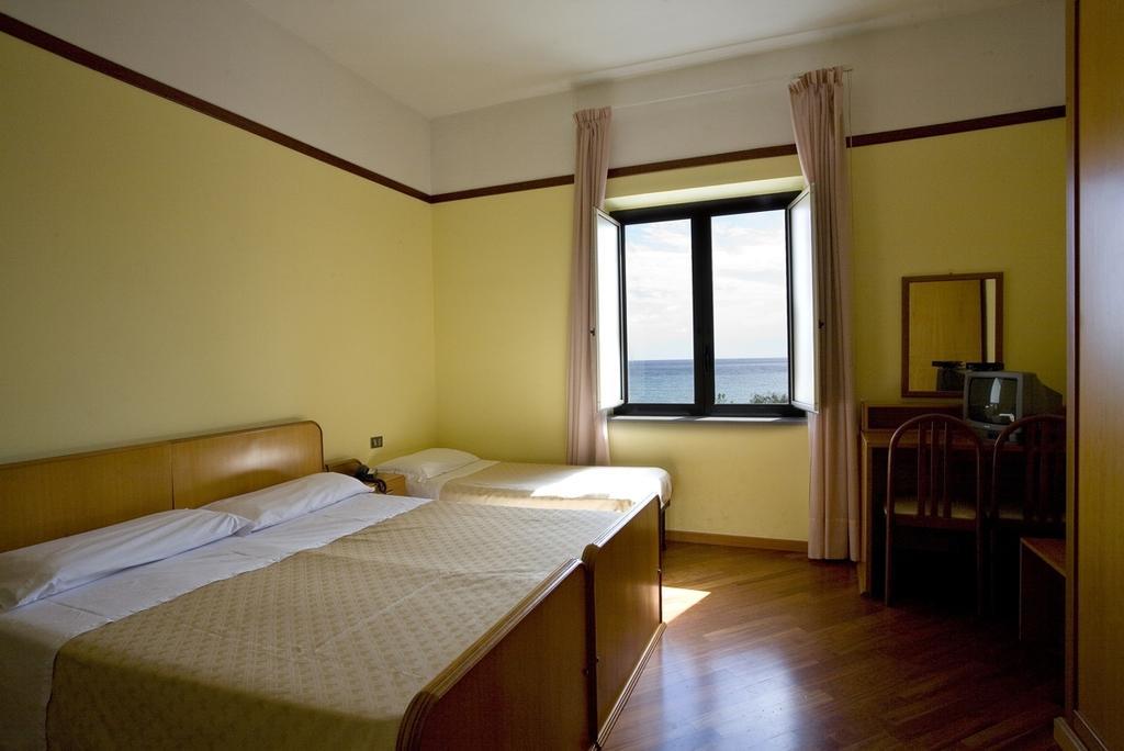 Hotel Vittoria 사프리 객실 사진
